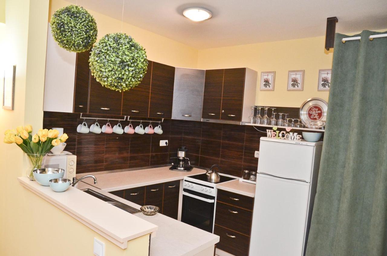 Happy Apartman Hajduszoboszlo Exterior foto