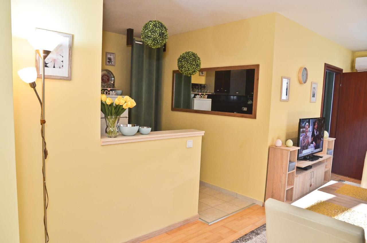 Happy Apartman Hajduszoboszlo Exterior foto