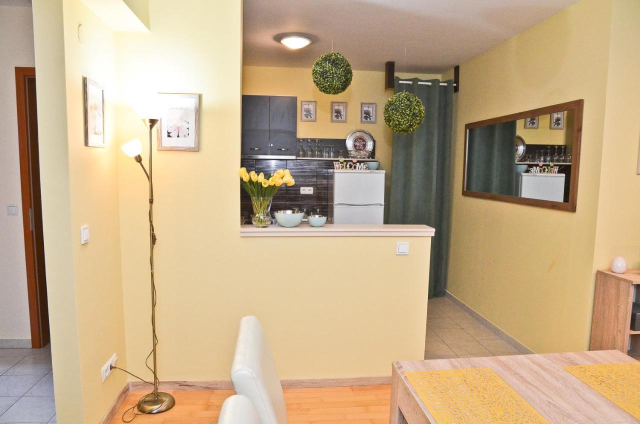 Happy Apartman Hajduszoboszlo Exterior foto